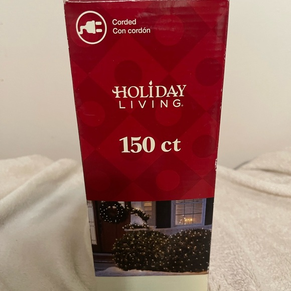 Holiday Living 150 Count Christmas Lights Constant Clear Net for 4-6' Shrubs - Picture 4 of 5